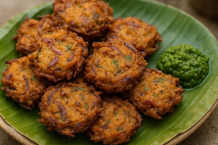 Pyazi Recipe: बारिश और चाय के साथ क्रिस्पी स्नैक, ट्राई करें प्याजी की रेसिपी