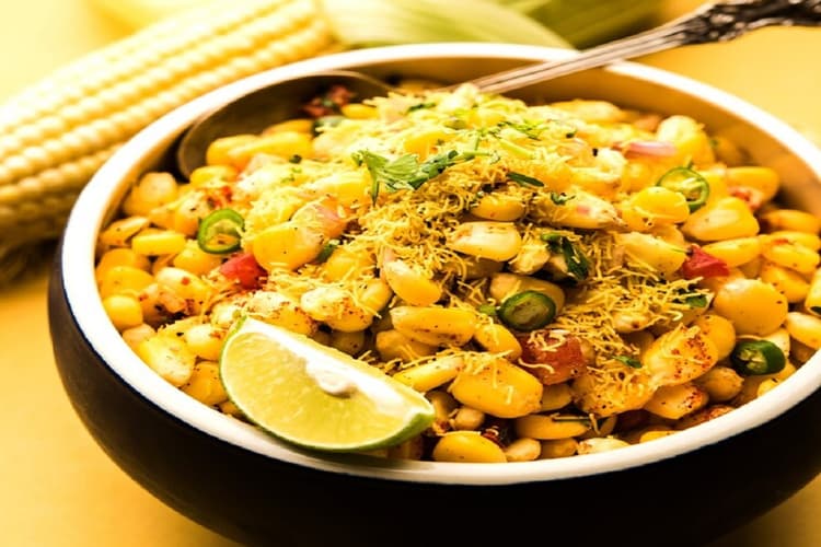 Sweet Corn Chat Recipe: स्वीट कॉर्न और खीरे से बनाएं 5 मिनट में हेल्दी चाट, स्वाद ऐसा कि हर कोई मांगे दोबारा!