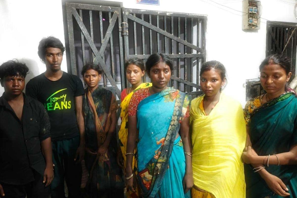 पटना के इस गिरोह के पास मिले 41 मोबाइल, सामान बेचने के बहाने घर में घुसकर महिलाएं भी करती थीं चोरी