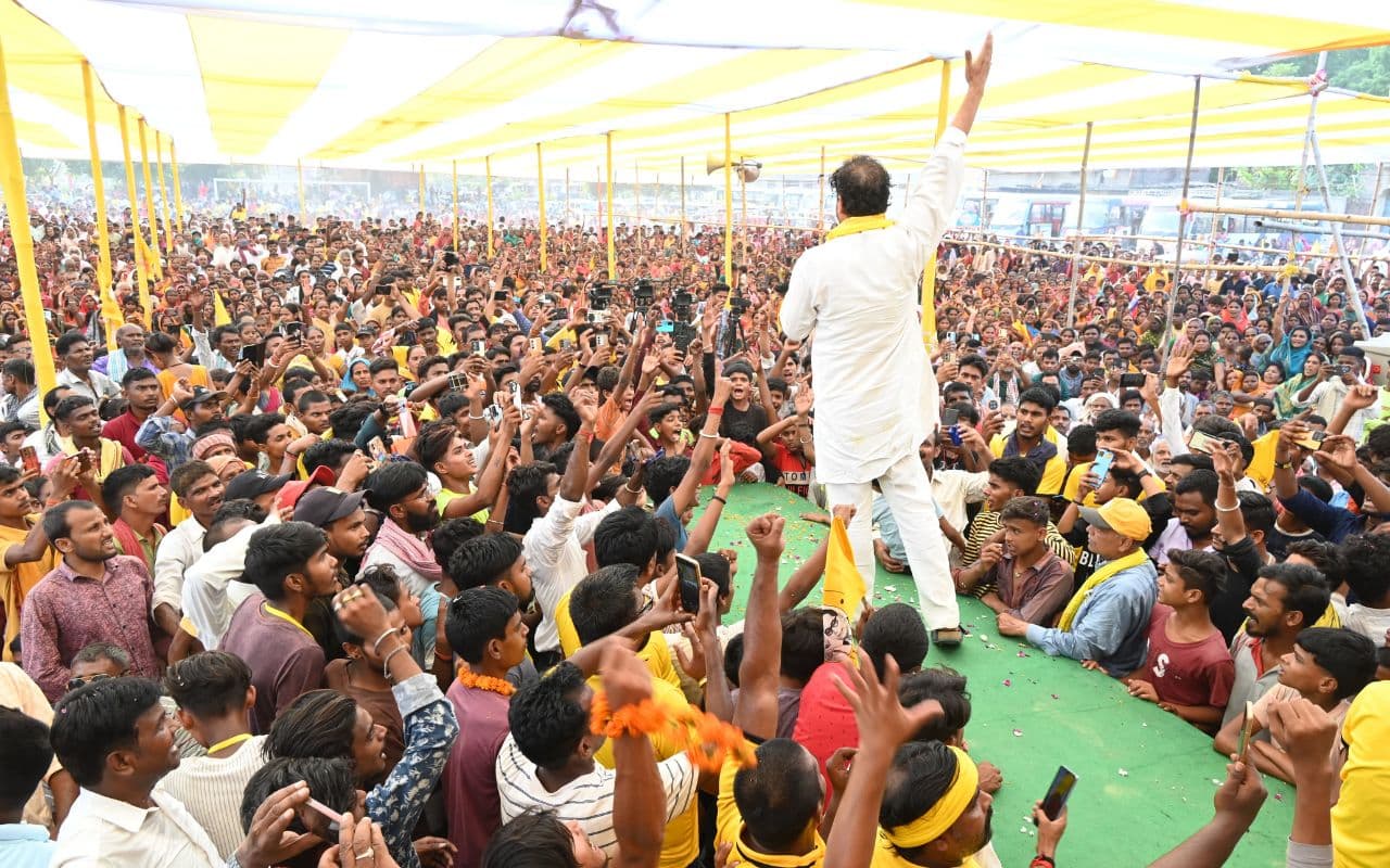 Bihar Politics: चिराग पासवान के बयान पर प्रशांत किशोर ने कह दी बड़ी बात, बिहार की सियासत में मची हलचल Bihar Politics: चिराग पासवान के बयान पर प्रशांत किशोर ने कह दी बड़ी बात, बिहार की सियासत में मची हलचल