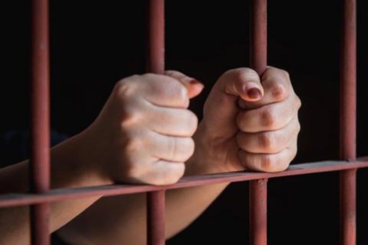 Bihar Crime: हाथ में देशी कट्टा लेकर थाने पहुंची महिला, सच्चाई जानकर दंग रह गई पुलिस और…