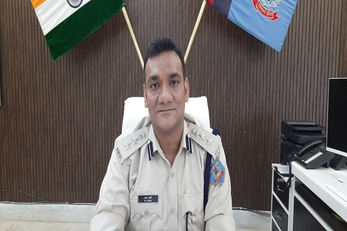 सिमडेगा में जुआरियों और सट्टेबाजों पर गिरेगी पुलिस की गाज, गांजा तस्करी रोकने के लिए भी हाई अलर्ट सिमडेगा में जुआरियों और सट्टेबाजों पर गिरेगी पुलिस की गाज, गांजा तस्करी रोकने के लिए भी हाई अलर्ट
