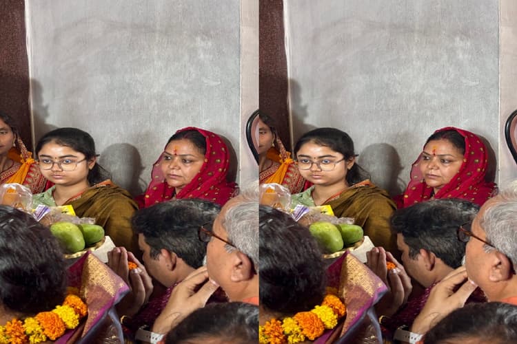 मंत्री दीपिका पांडेय पहुंचीं जगन्नाथ मंदिर, लोगों के साथ जमीन पर बैठकर ग्रहण किया भोग, देखें फोटो