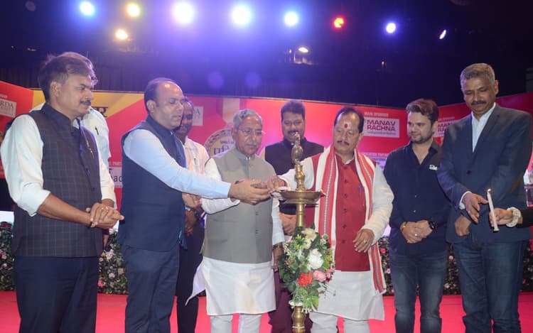 प्रभात खबर ने 3 हजार से अधिक स्टूडेंट्स को किया सम्मानित, बिहार विधानसभा अध्यक्ष और डिप्टी सीएम ने सराहा