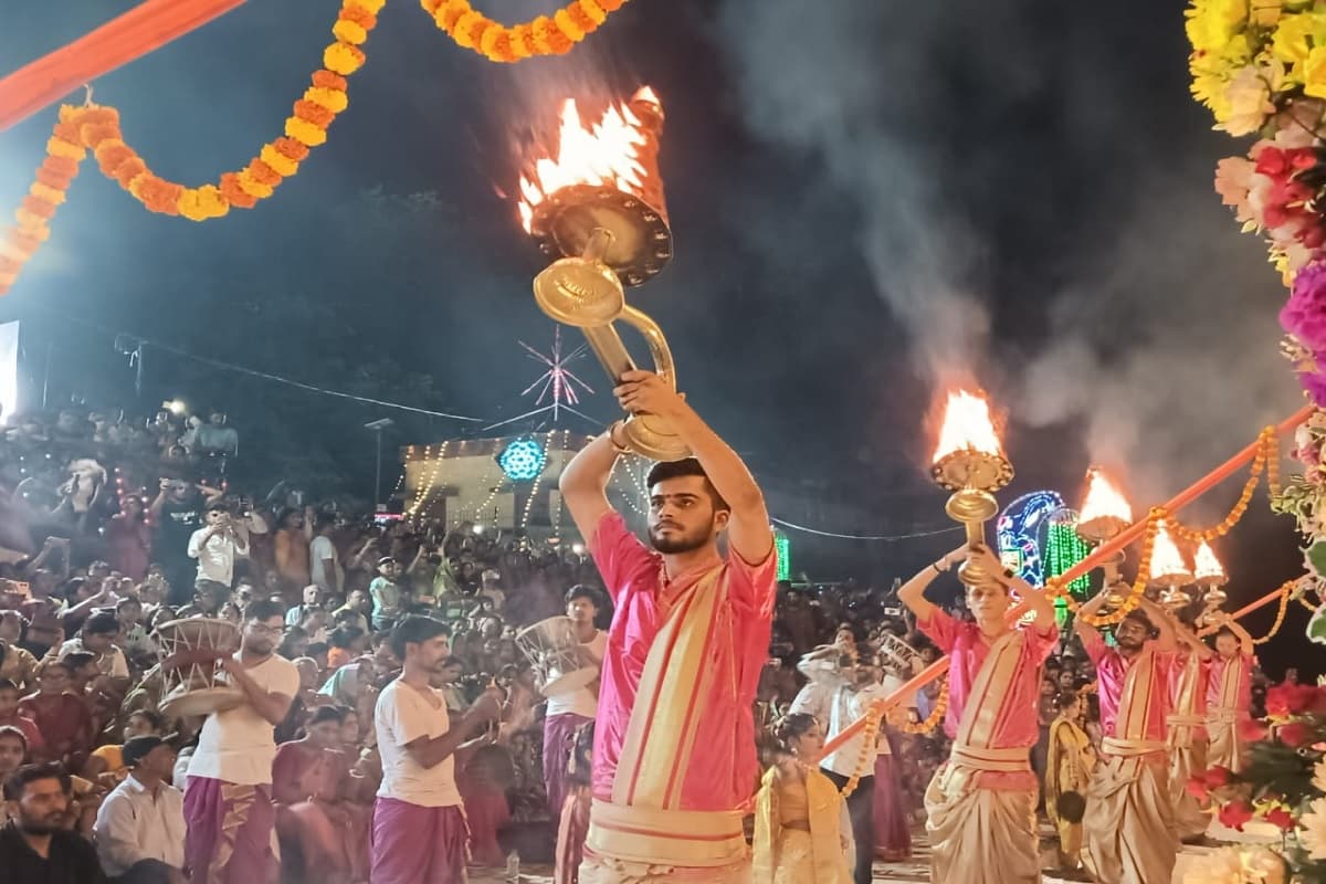 साहिबगंज में गंगा आरती का भव्य नजारा