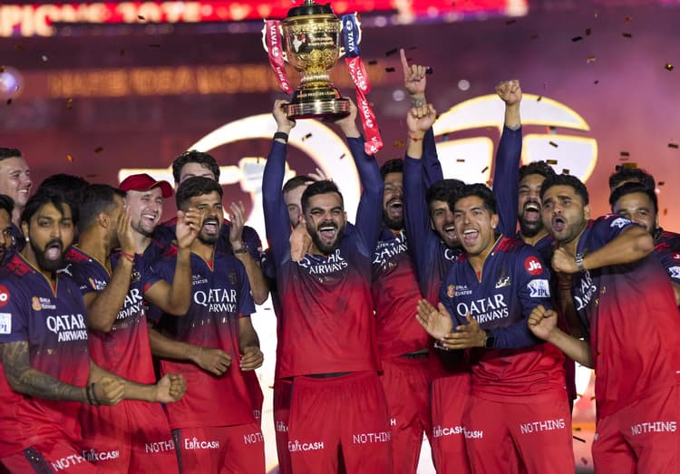 IPL 2025 में बने रिकॉर्ड टूट गया 18 सालों का रिकॉर्ड, लगे सबसे ज्यादा चौके-छक्के और एक मैच में 200+ रन