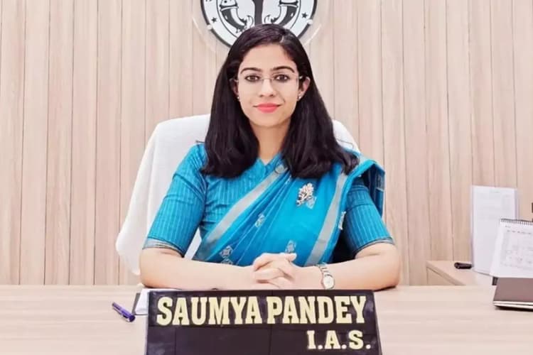 Best Officer Award 2025: AIR 4 से प्रशासन की ऊंचाइयों तक, इस यंग IAS को मिला बेस्ट ऑफिसर अवॉर्ड