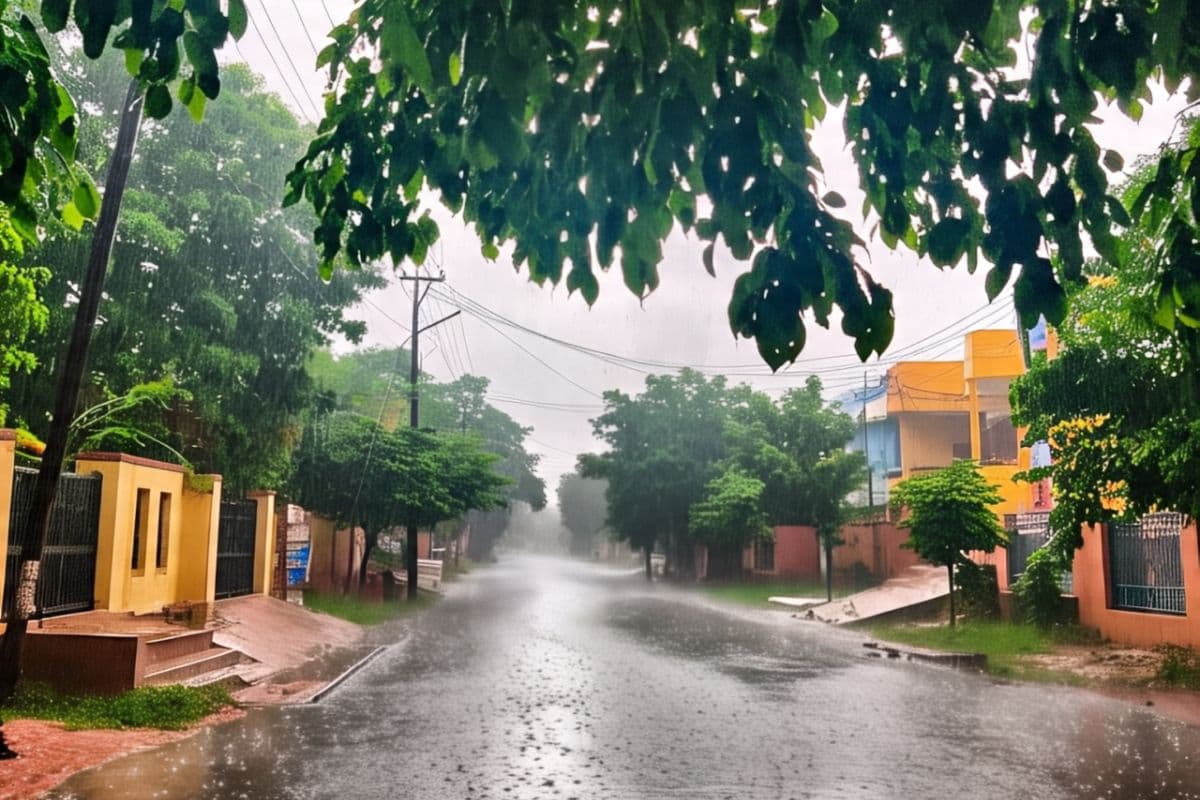 Bihar Monsoon Update: पूर्णिया-किशनगंज के रास्ते बिहार में मानसून की एंट्री, 18 जिलों में भयंकर बारिश का अलर्ट Bihar Monsoon Update: पूर्णिया-किशनगंज के रास्ते बिहार में मानसून की एंट्री, 18 जिलों में भयंकर बारिश का अलर्ट