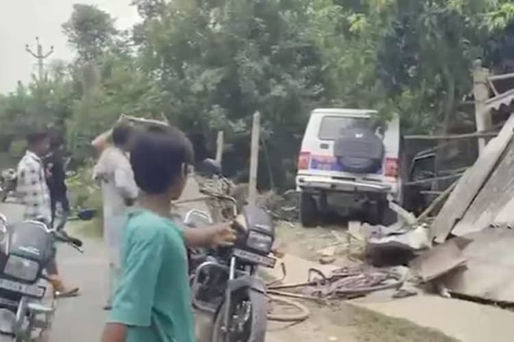 स्कूल से लौट रही बच्चियों को रौंद गई डायल-112 की वैन! एक की मौत, दूसरी की हालत गंभीर