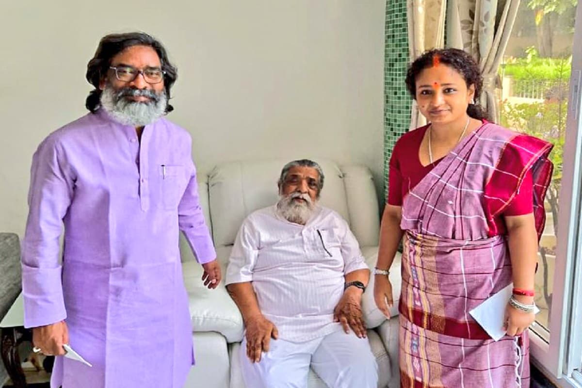 CM Hemant Soren and Kalpana Soren with Shibu Soren CM Hemant Soren and Kalpana Soren with Shibu Soren