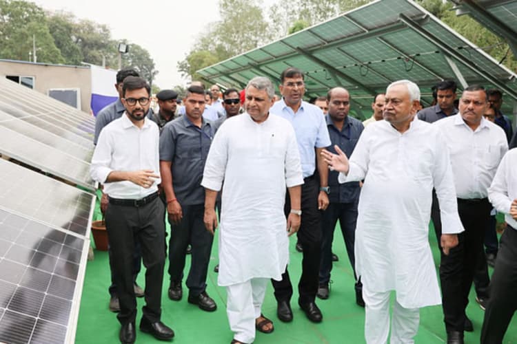 CM Nitish Kumar: सीएम ने किया सौर उर्जा परियोजना का शुभारंभ, बिजली की सस्ती दरों पर उन्होंने कहा...