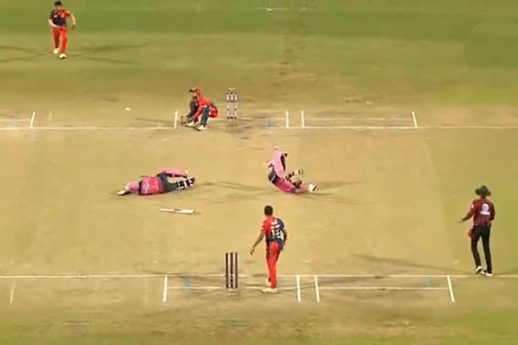 गजब! भिड़े और छितराए बैट्समैन, दो रन आउट के मौके मिले, लेकिन दोनों गंवाए और चार रन अलग दिए, देखें वीडियो