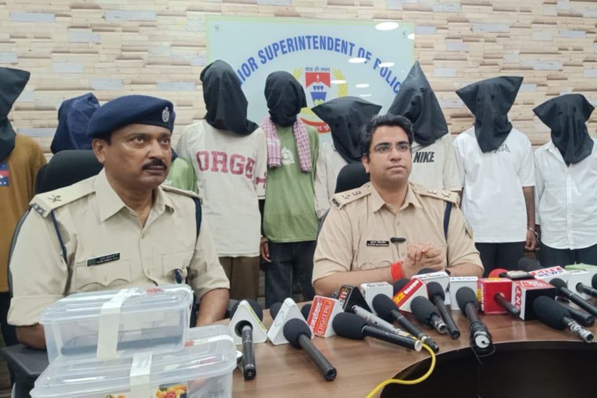 लड़की का चक्कर बाबू भईया! गर्लफ्रेंड के शौक पूरे करने के लिए लड़के बन गये लुटेरे, अब पुलिस ने की खातिरदारी