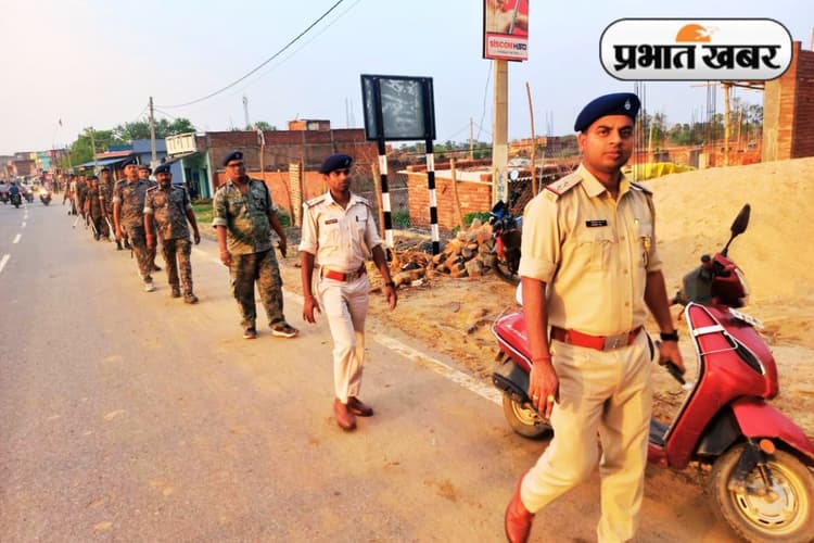 Flag March: झारखंड में बकरीद से पहले इस इलाके में पुलिस ने किया फ्लैग मार्च