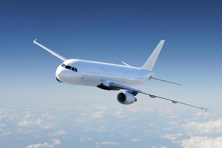 त्योहार से पहले ट्रेनों में टिकट फुल, फ्लाइट का किराया आसमान पर, देखिए लिस्ट