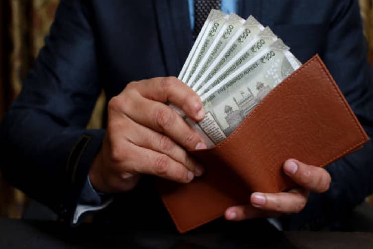 ग्रेच्युटी क्या है? जानिए इसका हकदार कौन है और कैसे होती है गणना