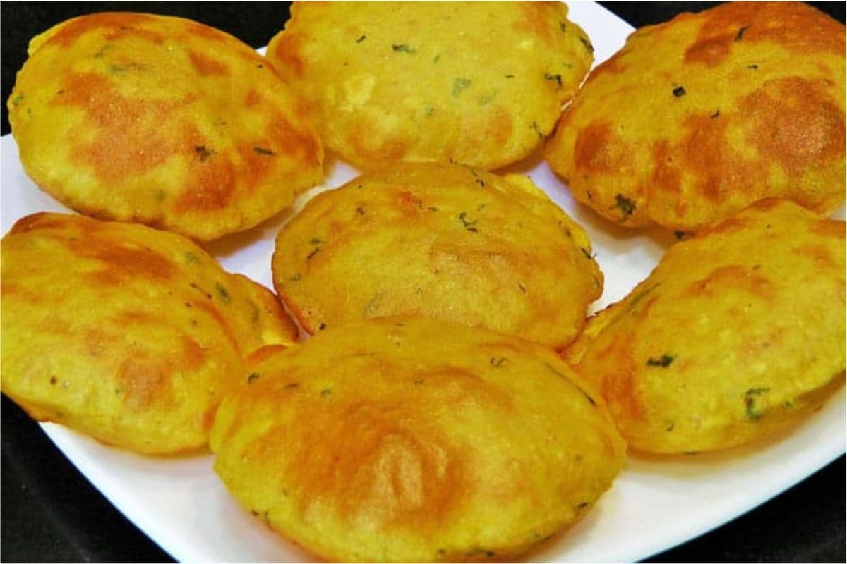 Instant Aloo Puri Recipe: अब मिनटों में बनाएं फूली-खस्ता आलू पुरी, जानें आसान तरीका