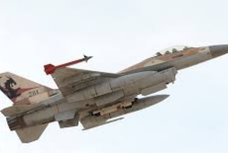 Iran Israel Military Strength: ईरान और इजरायल किसके पास कितने हथियार, जानें सबकुछ