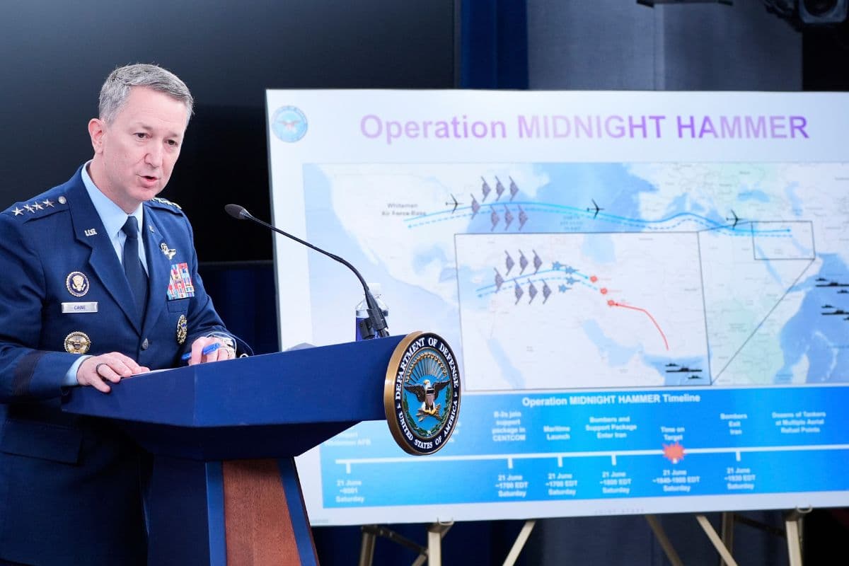 US Strikes Iran: 3 рдард┐рдХрд╛рдиреЗ, 14 рдмрдВрдХрд░-рдмрд╕реНрдЯрд░ рдмрдо, 25 рдорд┐рдирдЯ, рдСрдкрд░реЗрд╢рди рдорд┐рдбрдирд╛рдЗрдЯ рд╣реИрдорд░ рд╕реЗ US рдиреЗ рдИрд░рд╛рди рдкрд░ рдордЪрд╛рдИ рддрдмрд╛рд╣реА