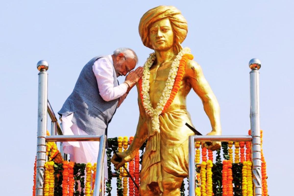 PM Modi Pays Tribute to Birsa Munda