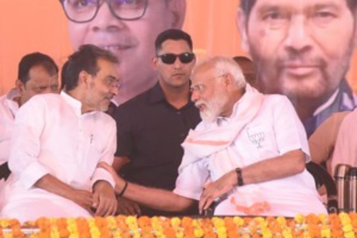 पीएम मोदी और उपेंद्र कुशवाहा पीएम मोदी और उपेंद्र कुशवाहा