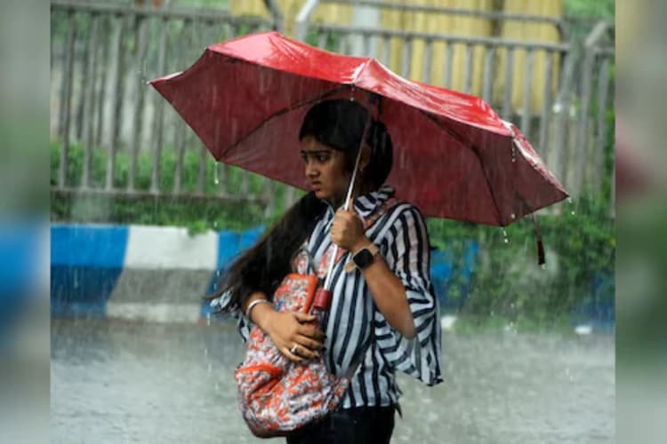 Bihar Rain Alert: बिहार के 3 जिलों में अगले तीन घंटे के दौरान होगी बारिश, मौसम विभाग ने जारी किया ऑरेंज अलर्ट
