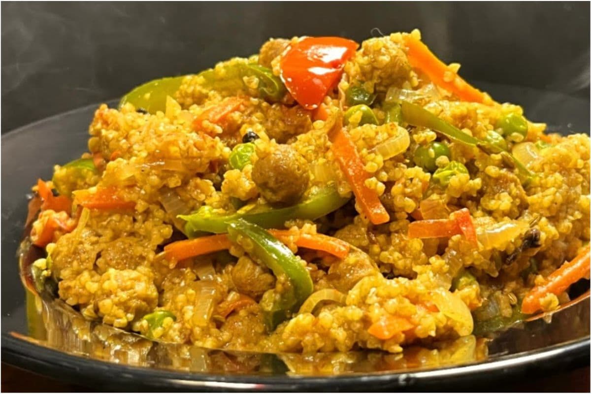 Quick Vegetable Daliya Upma: सुबह की जल्दबाजी हो या रात का हल्का डिनर,बनाएं ये स्वादिष्ट दलिया उपमा