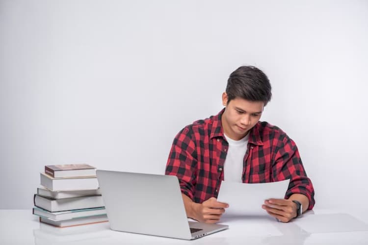 लाख मेहनत के बाद भी नहीं मिल रही सफलता तो करें ये उपाय, दौड़कर आपके पास आएगी नौकरी