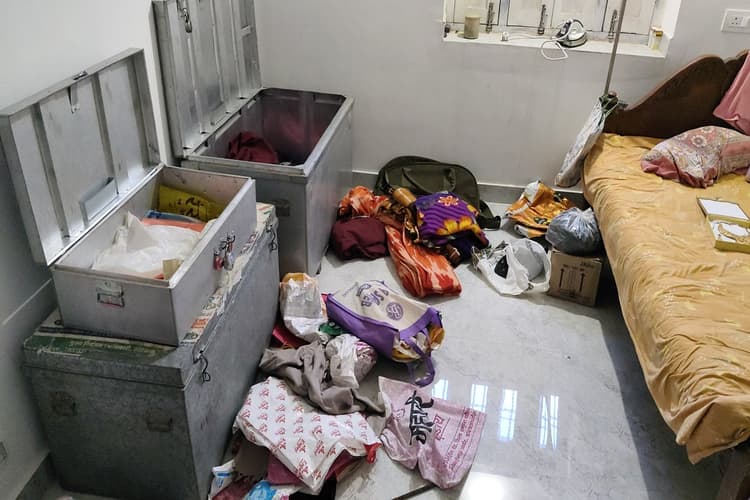 Crime News: चोरों ने खाली घर को बनाया निशाना, 30 लाख कैश और 14 लाख के गहने लेकर हुए फरार