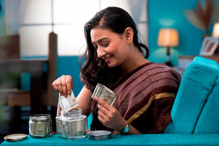 कान खोल के सुन लें! 1 जुलाई से सुकन्या समृद्धि पर नहीं मिलेगा बंपर रिटर्न