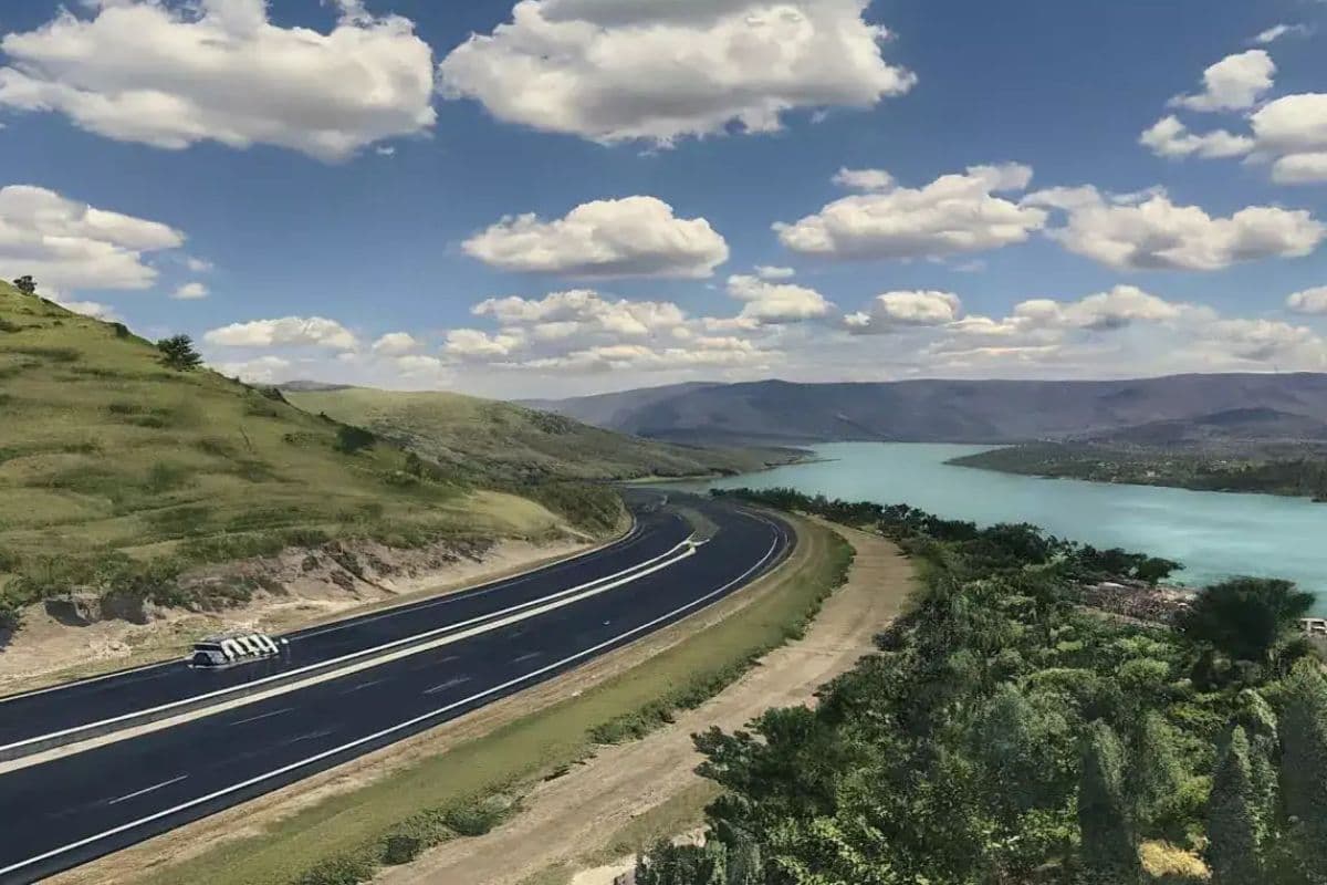 बिहार के इस जिले में मरीन ड्राइव जैसा नदी किनारे बन रही फोरलेन सड़क, सफर के दौरान खूबसूरत नजारे का मजा, जानें फायदा