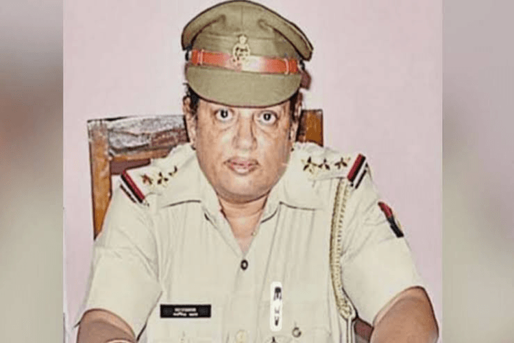 रेंज रोवर, जगुआर और भ्रष्टाचार! इंस्पेक्टर नर्गिस खान की 150 करोड़ की कहानी