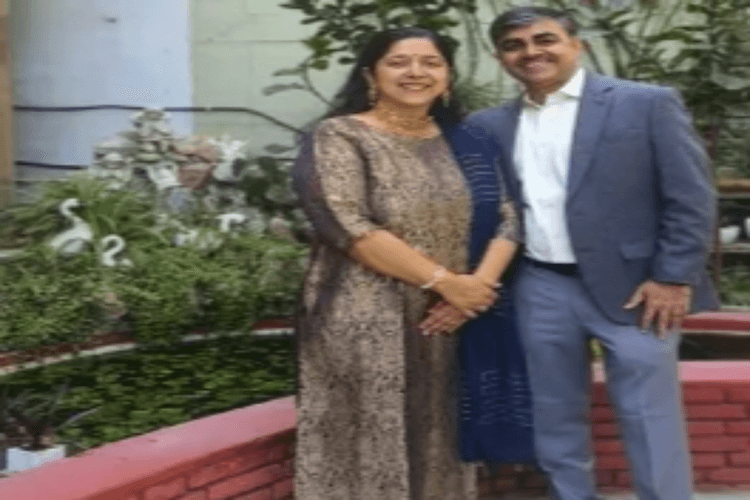 लंदन जाने का सपना लिए निकले थे, विमान हादसे में टूट गया आगरा के दंपत्ति का सफर