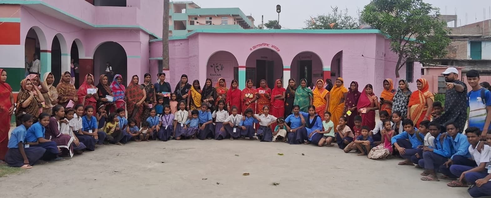 शिक्षक-अभिभावक संगोष्ठी में बच्चों को मोबाइल से दूर रहने की दी गयी सलाह