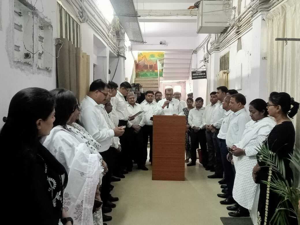 कार्यालय परिसर को तंबाकू मुक्त रखने को लेकर लिया संकल्प
