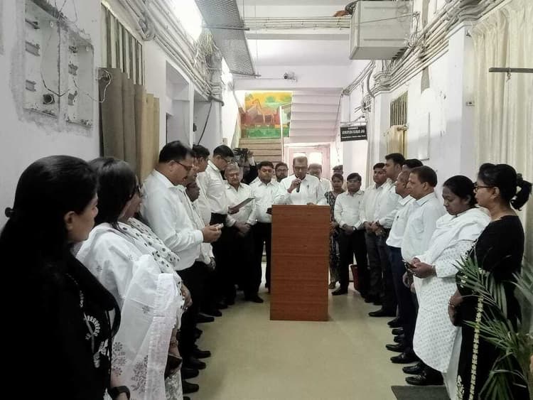 कार्यालय परिसर को तंबाकू मुक्त रखने को लेकर लिया संकल्प