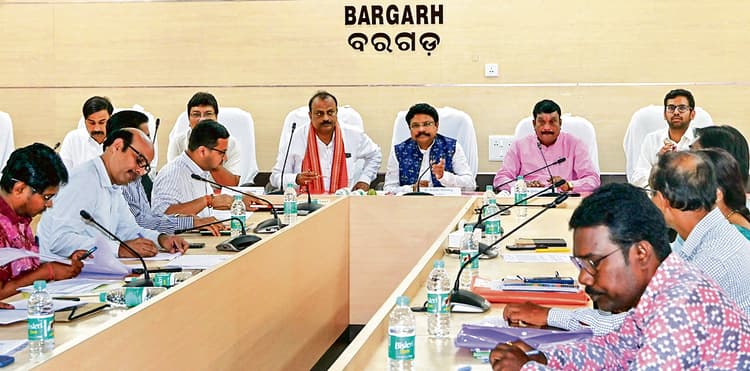 Sambalpur News: बेमौसम बारिश से किसानों को हुए नुकसान का मंत्री ने लिया जायजा, सहायता उपलब्ध कराने का दिया निर्देश