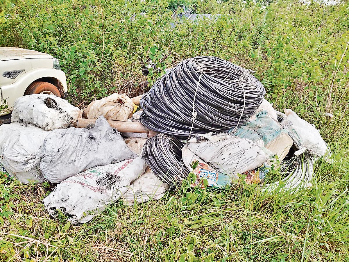 Ranchi News : बिजली तार चोरी के तीन आरोपी गिरफ्तार, 8.50 लाख रुपये के तार बरामद