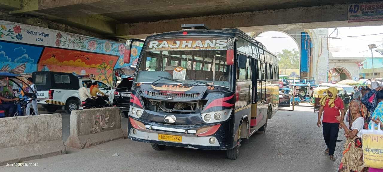 चांदनी चौक पर बस का ब्रेक फेल, मची अफरातफरी