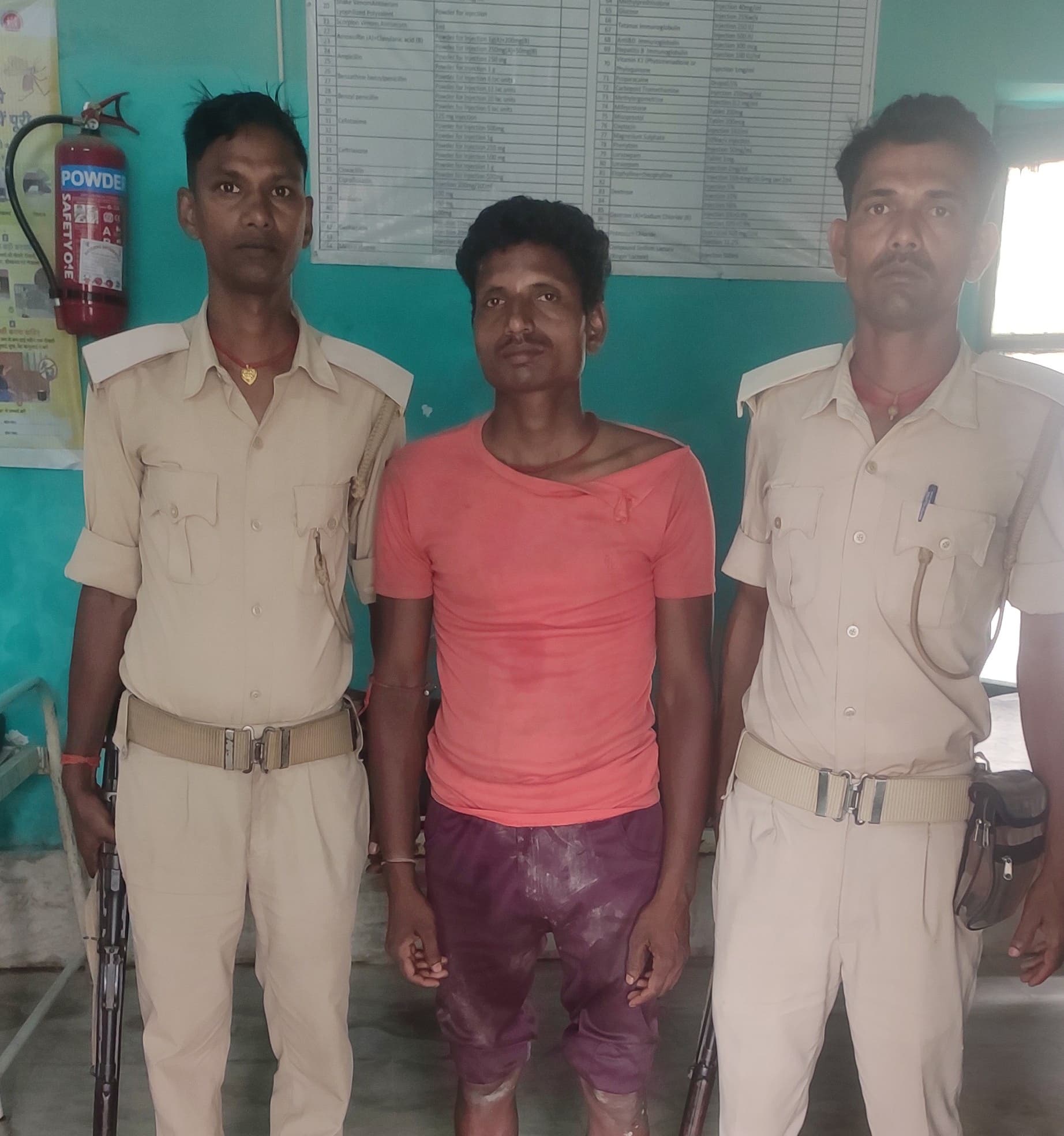 शराब पीकर हंगामा करने पर युवक गिरफ्तार