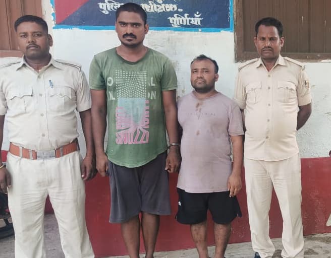 चोरी की बाइक के साथ कोढ़ा के दो शातिर धराये