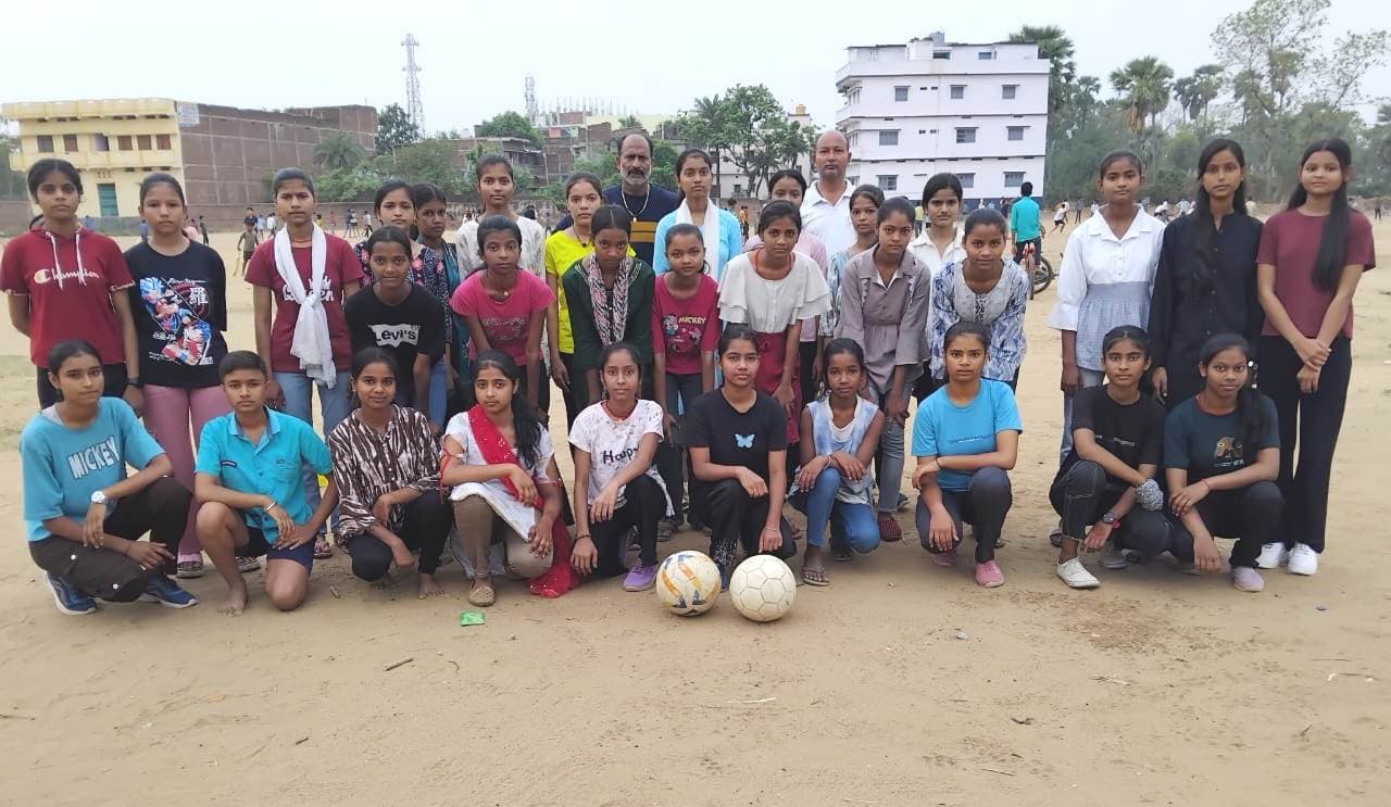 फुटबॉल एकेडमी ने लड़कियों के लिए किया निःशुल्क प्रशिक्षण शुरू
