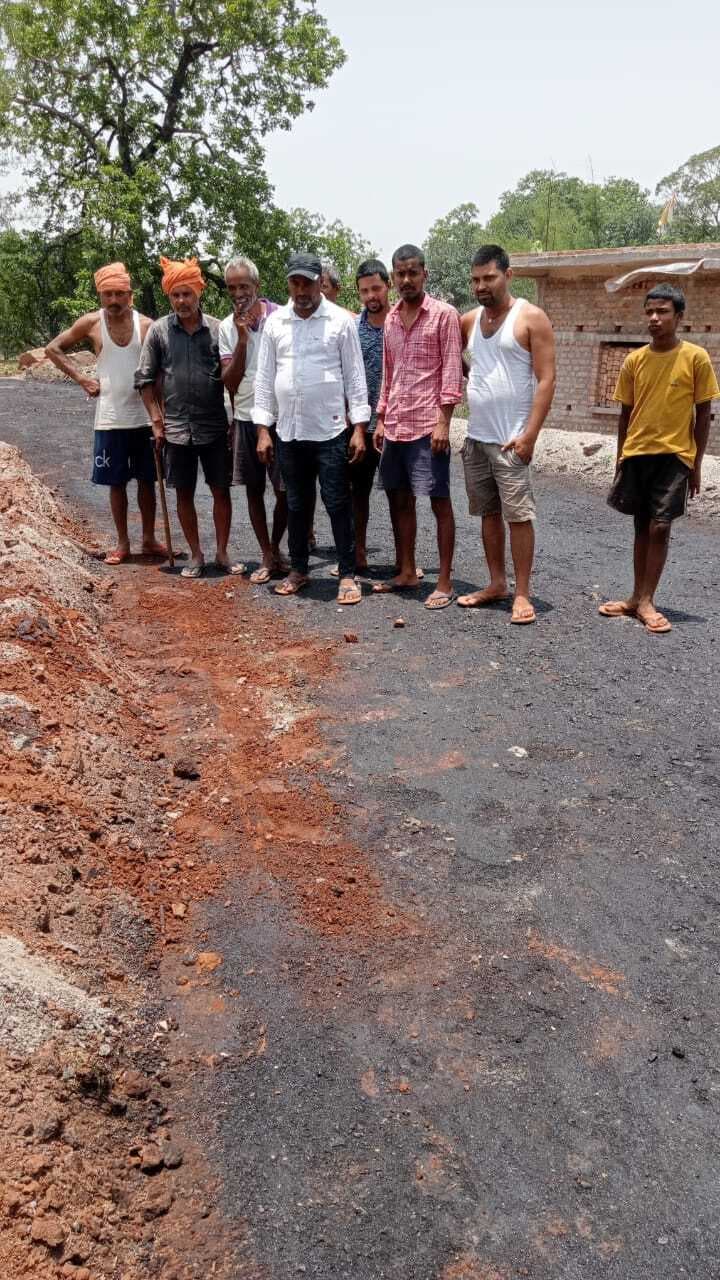 सड़क निर्माण में गड़बड़ी, उपमुखिया ने कार्य रोका