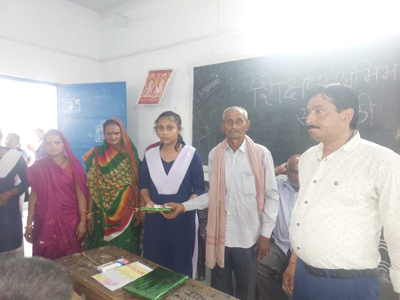 छुट्टी समाप्त होते बच्चों को विद्यालय भेजें