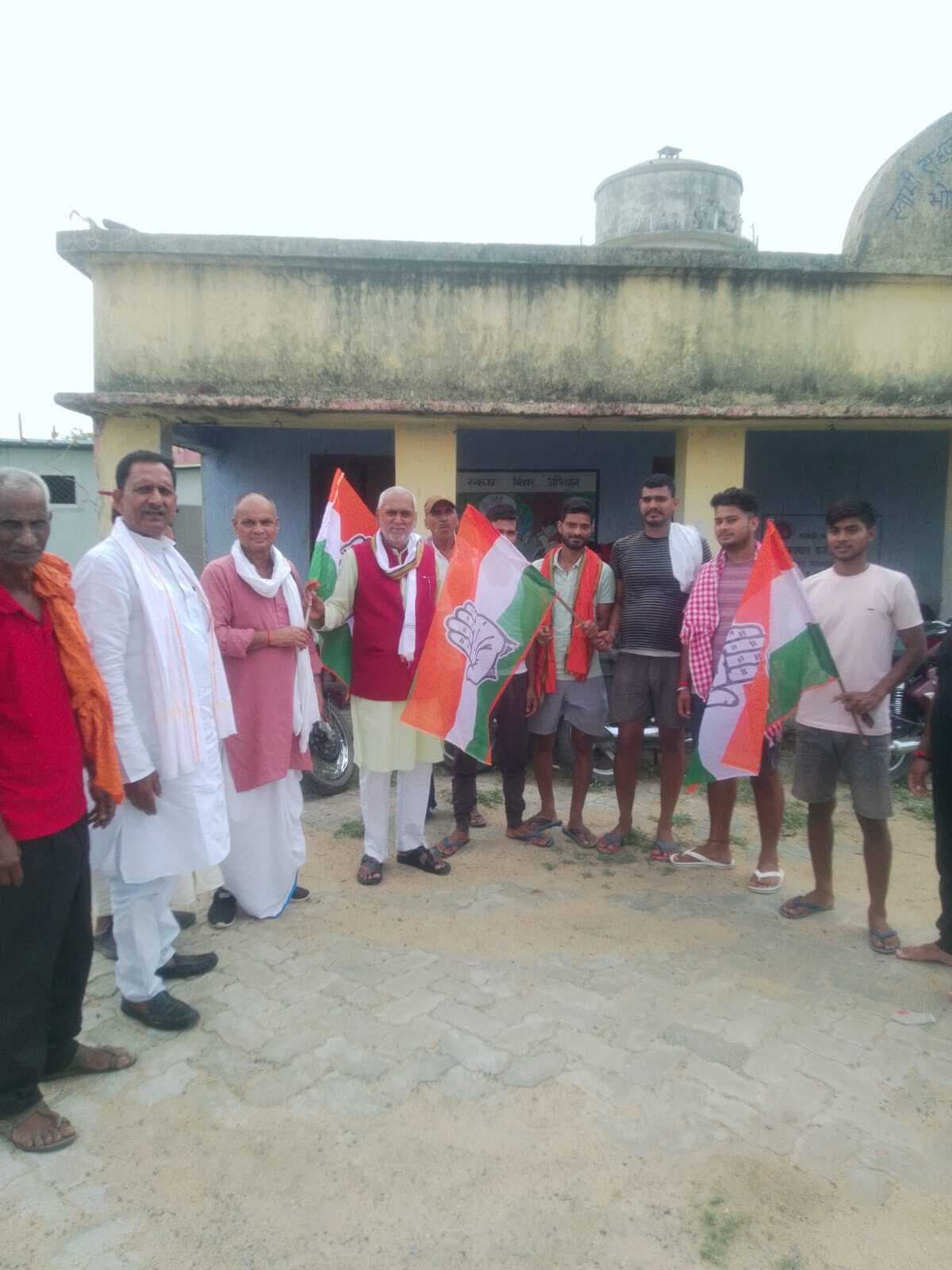 चौपाल कार्यक्रम में लोगों ने रखीं गांव की समस्याएं