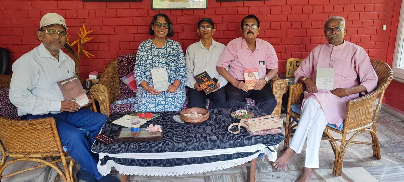 गीत गजल व काव्य गोष्ठी का आयोजन