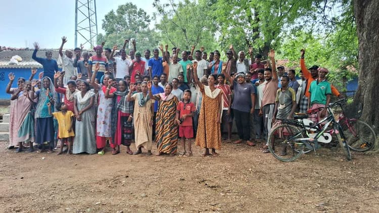 Chaibasa News : गांव में शराब की अवैध बिक्री व जुआ पर प्रतिबंध, पकड़े जाने पर जुर्माना