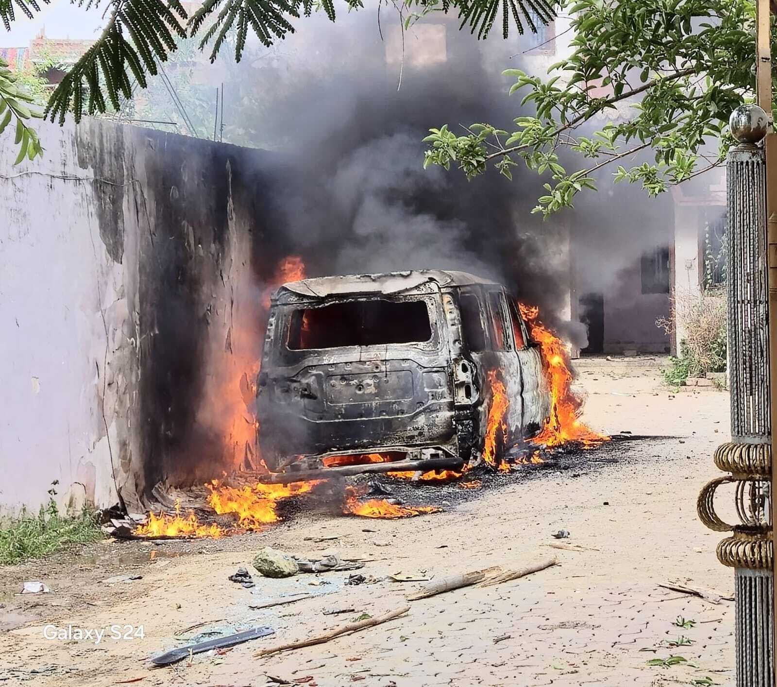 पुलिस देख नाले में कूदा अधेड़, मौत, चार घंटे सड़क जाम हंगामा