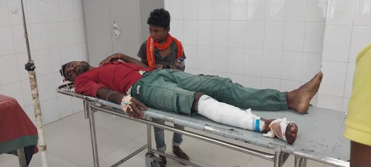 डंपर के धक्के से बाइक सवार युवक हुआ घायल