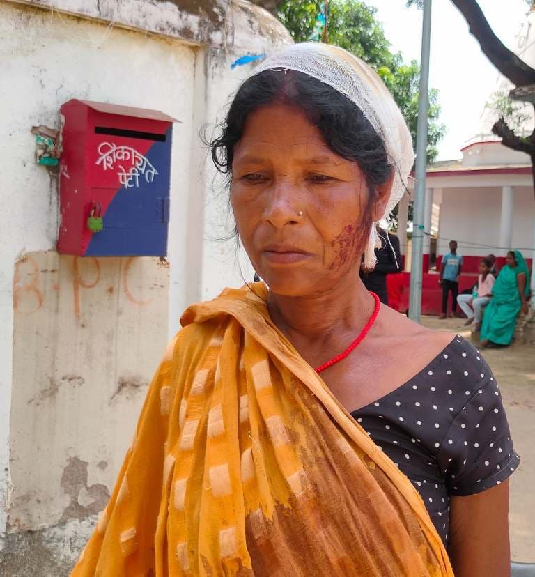 रास्ता विवाद में महिला के साथ मारपीट